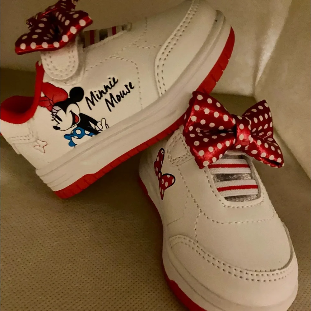 Disney Minnie Mouse sneakers - size 4 - Picture 1 of 3